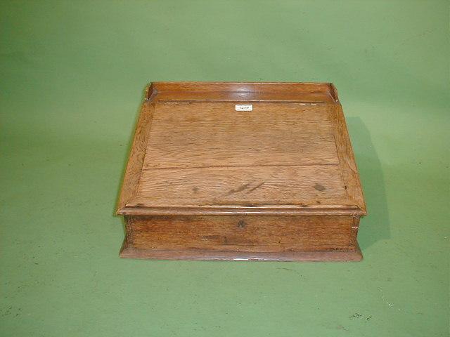 Appraisal: WITHDRAWN by VENDOR PRESALE A Georgian cross banded oak desktop