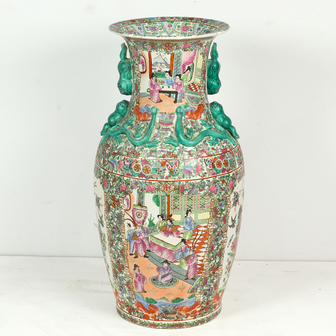 Appraisal: CHINESE CANTON MEDALLION STYLE VASE Chinese Canton medallion style vase