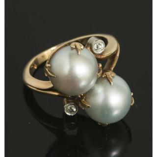 Appraisal: Pearl Diamond k Ring k gold ring containing two mm