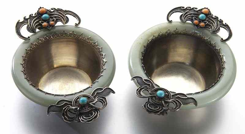 Appraisal: Pr Chinese jade bracelet mounted silver cups with two bat