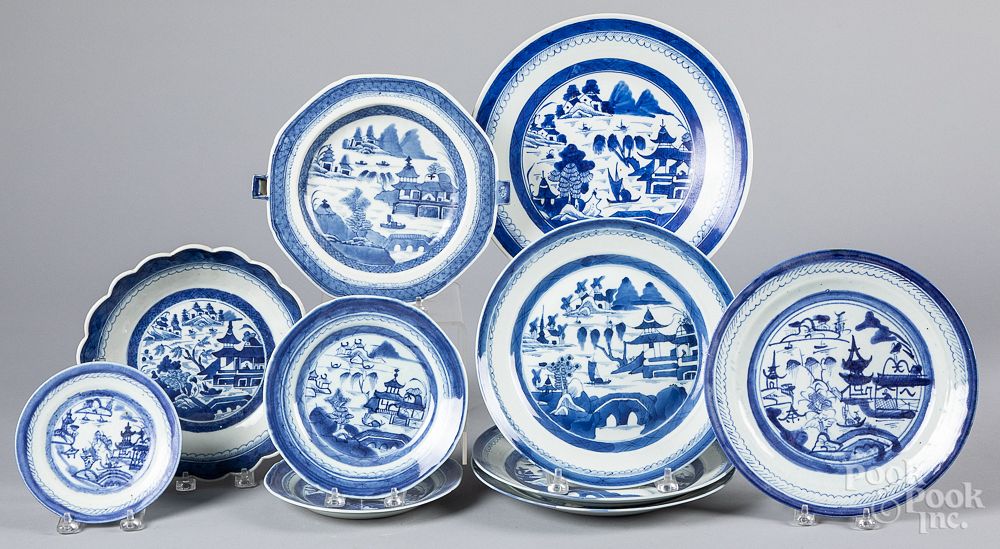 Appraisal: Chinese export porcelain Canton Chinese export porcelain Canton plates serving