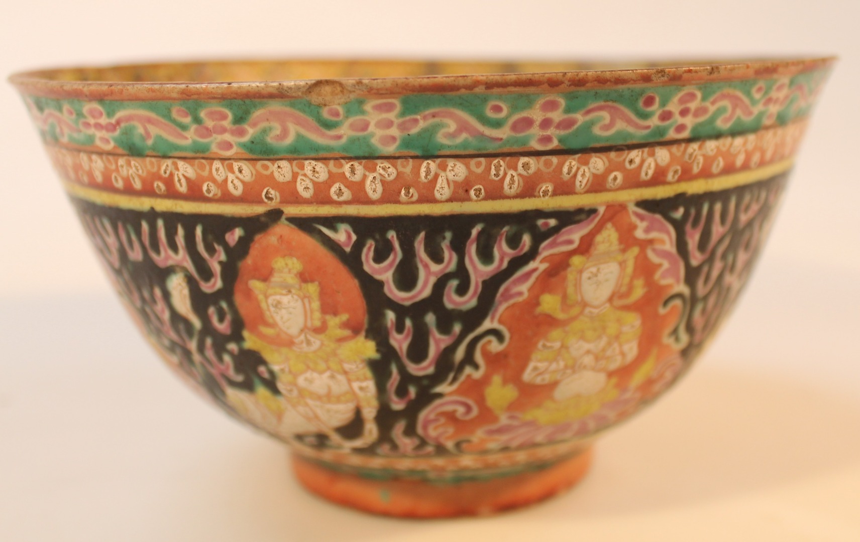 Appraisal: An thC Chinese Siam ware Buddhist Divinities bowl polychrome decorated