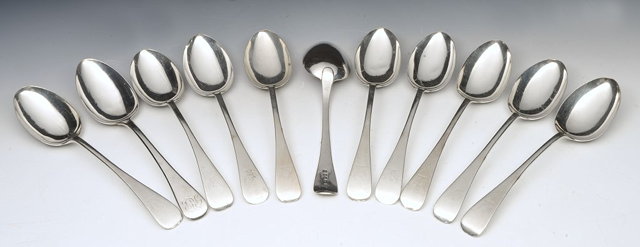 Appraisal: A SET OF NINE OLD ENGLISH PATTERN SILVER TABLE SPOONS