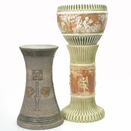 Appraisal: ROSEVILLE Three pieces a Donatello jardiniere and pedestal set break