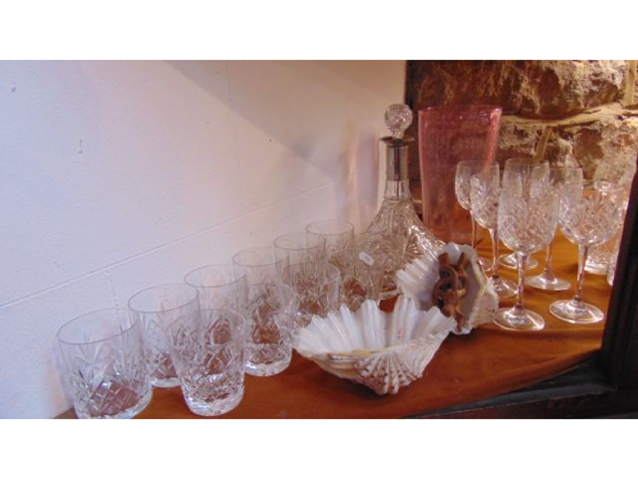 Appraisal: A quantity of clear glassware to include a set of