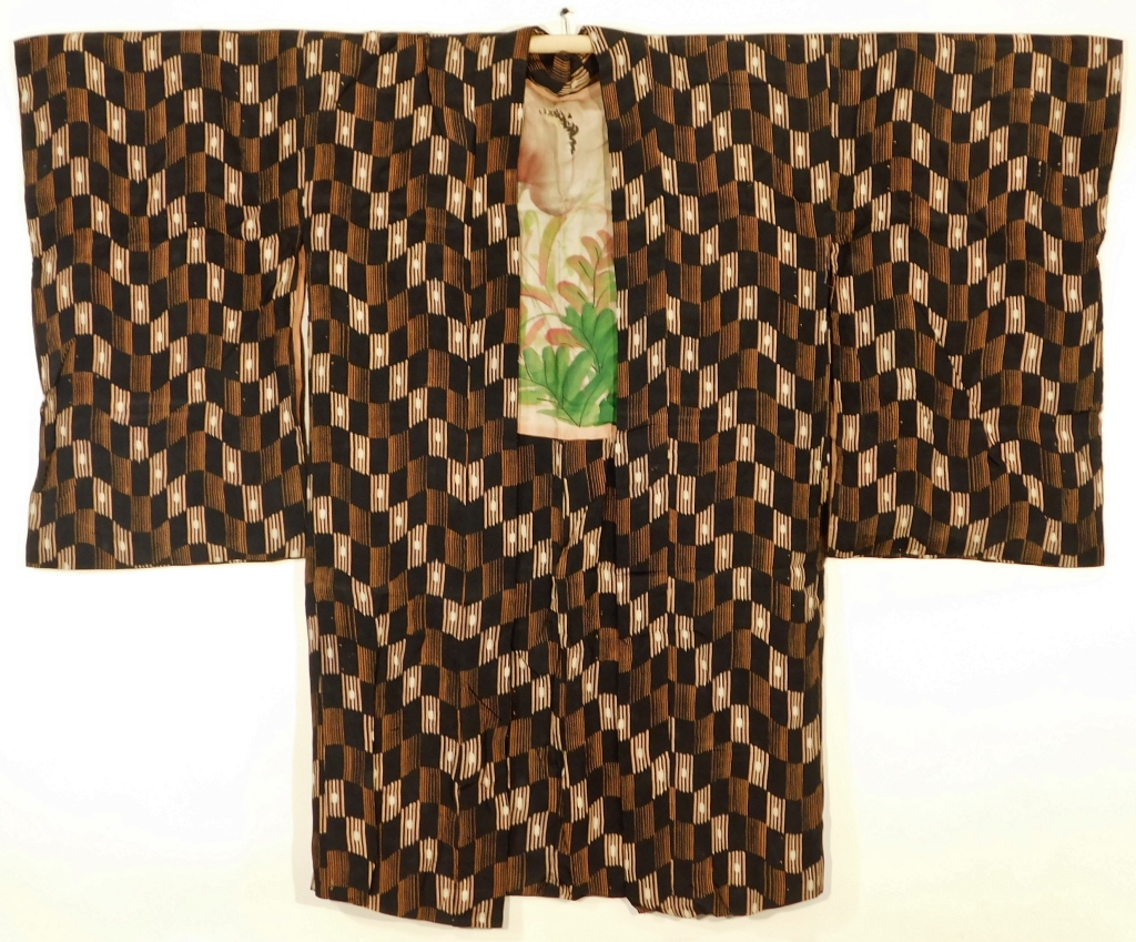 Appraisal: JAPANESE MEN'S PAINTED LINING HAORI Japan - th CenturyHand woven