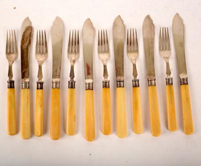 Appraisal: A set of six silver fish knives and forks Mappin