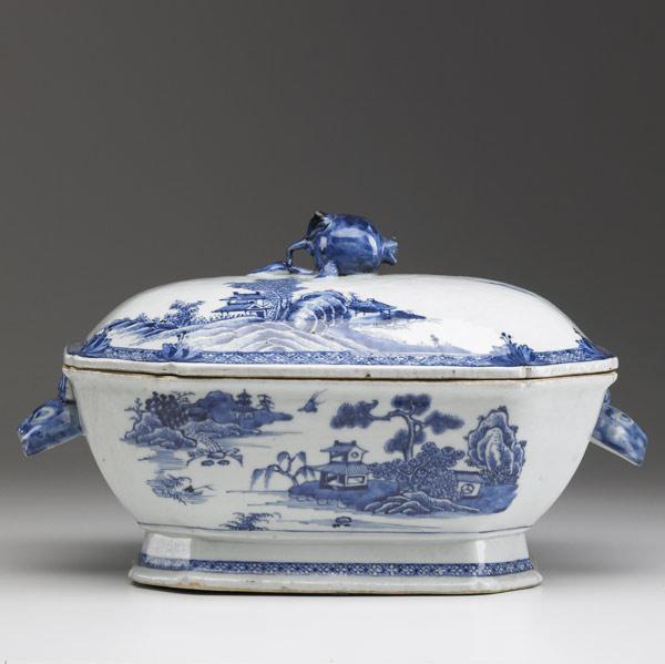 Appraisal: CHINESE EXPORT Blue and white tureen early th C x