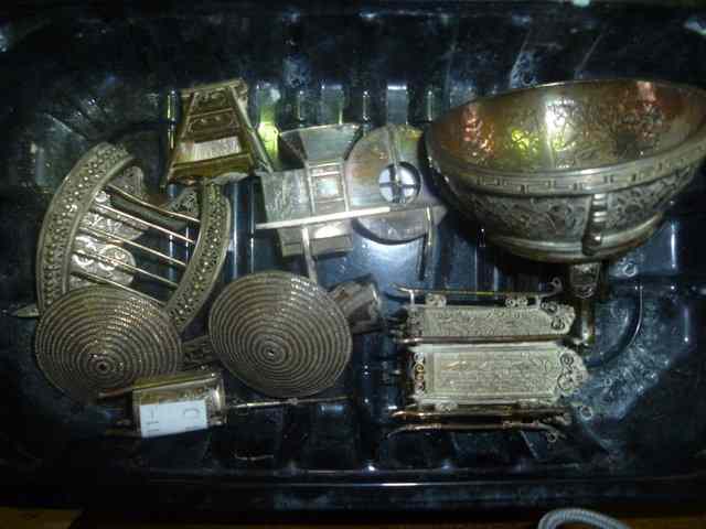 Appraisal: A SMALL QUANTITY OF CHINESE SILVER ITEMS to include a