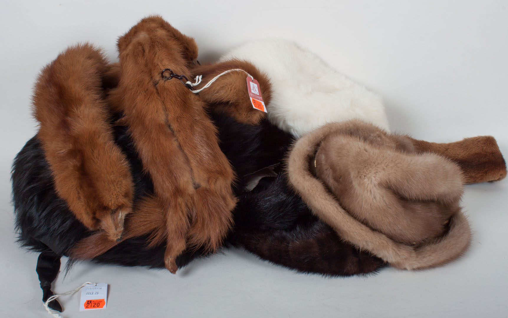 Appraisal: Lady's mink other fine fur accessory items including three mink