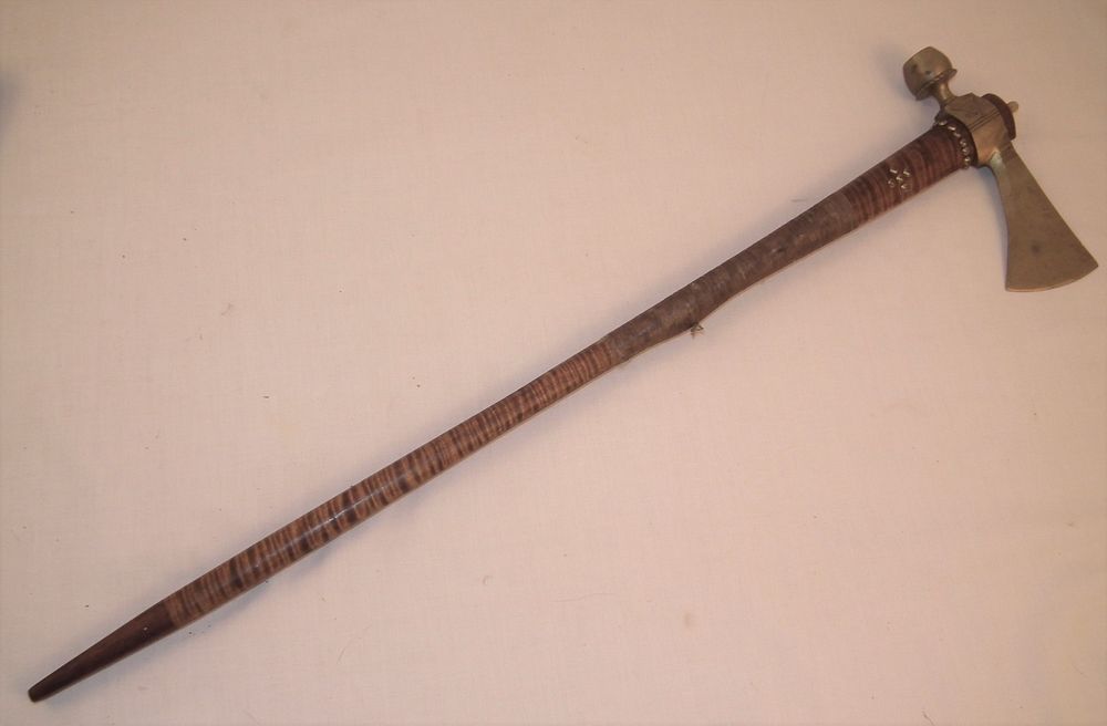 Appraisal: INDIAN PIPE AXE Vintage Native American Indian pipe axe with