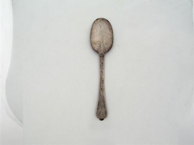 Appraisal: A Queen Anne childs trefid spoon with plain rattail pin