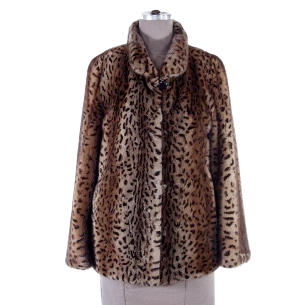 Appraisal: Light weight and Warm Leopard Afrikana Animal Print Petite Mink