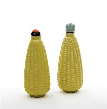 Appraisal: Pair of Chinese Export Porcelain Scent Bottles and Stoppers Estimate