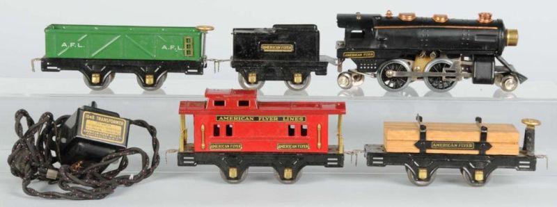 Appraisal: American Flyer O-Gauge Freight Train Set Description Pre-war Tin-plate Includes