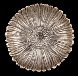 Appraisal: A sterling silver dish in the form of a Chrysanthemum