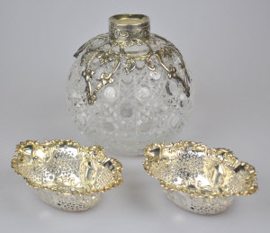 Appraisal: A pair of late Victorian oval pierced bonbon dishes Chester