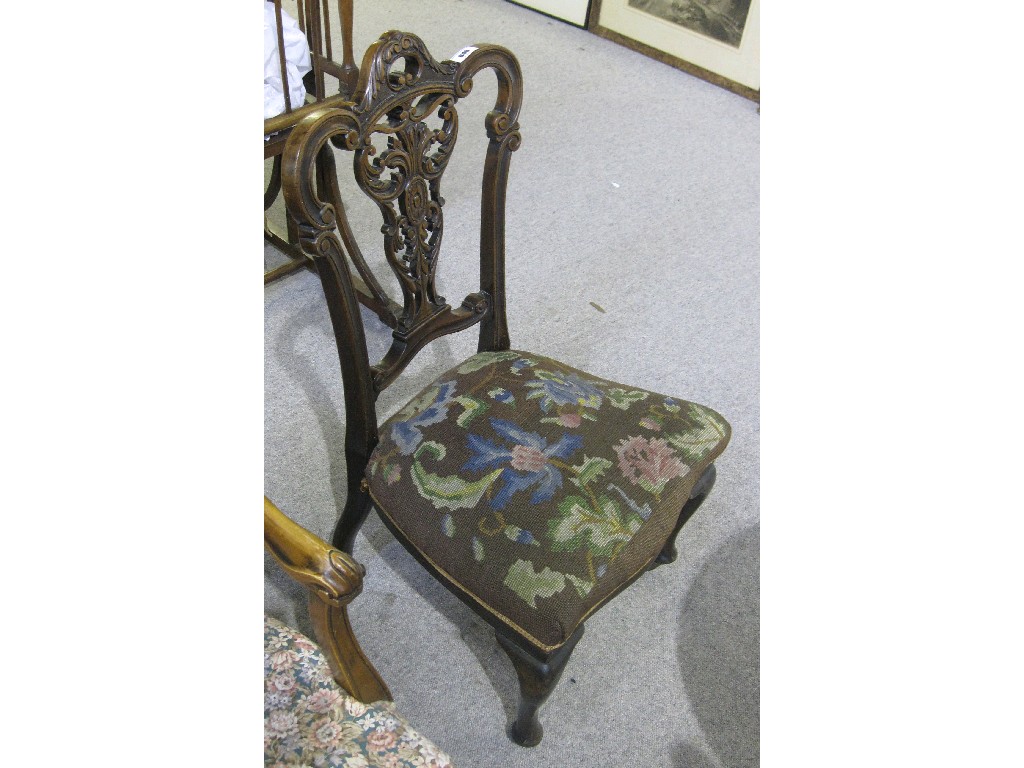 Appraisal: Victorian walnut framed nursing chair