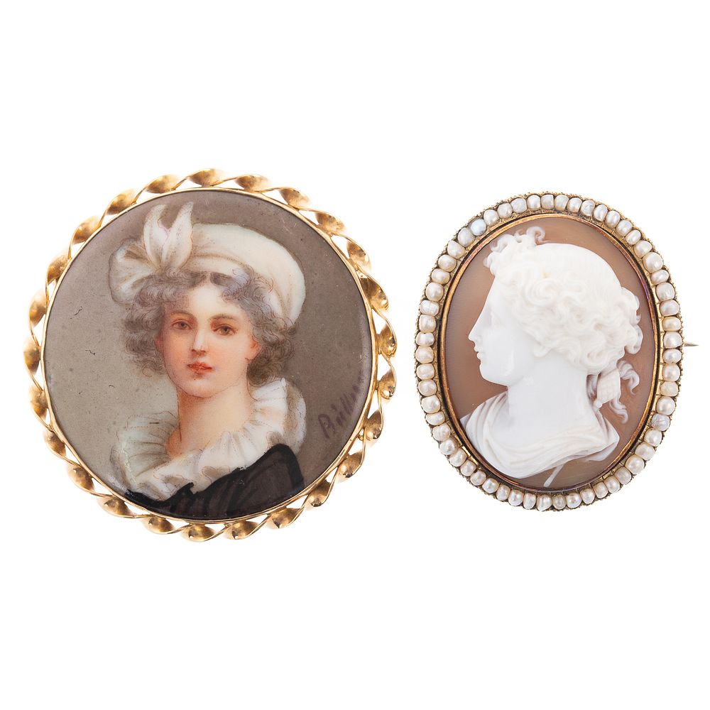 Appraisal: A Victorian Shell Cameo Portrait Brooch K yellow gold shell