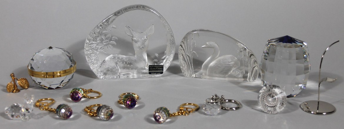 Appraisal: A Swarovski crystal rabbit cm wide boxed and a small