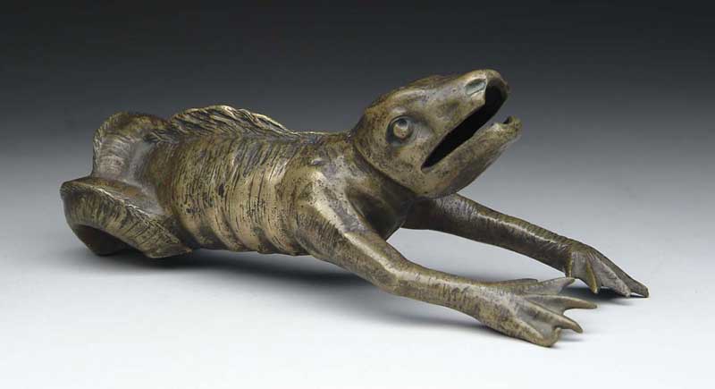 Appraisal: INTERESTING BRONZE LIZARD Open mouth lizard with front stretched out