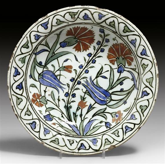 Appraisal: CERAMIC DISH TURKEY IZNIK TH CENTURY D cm Small hairline