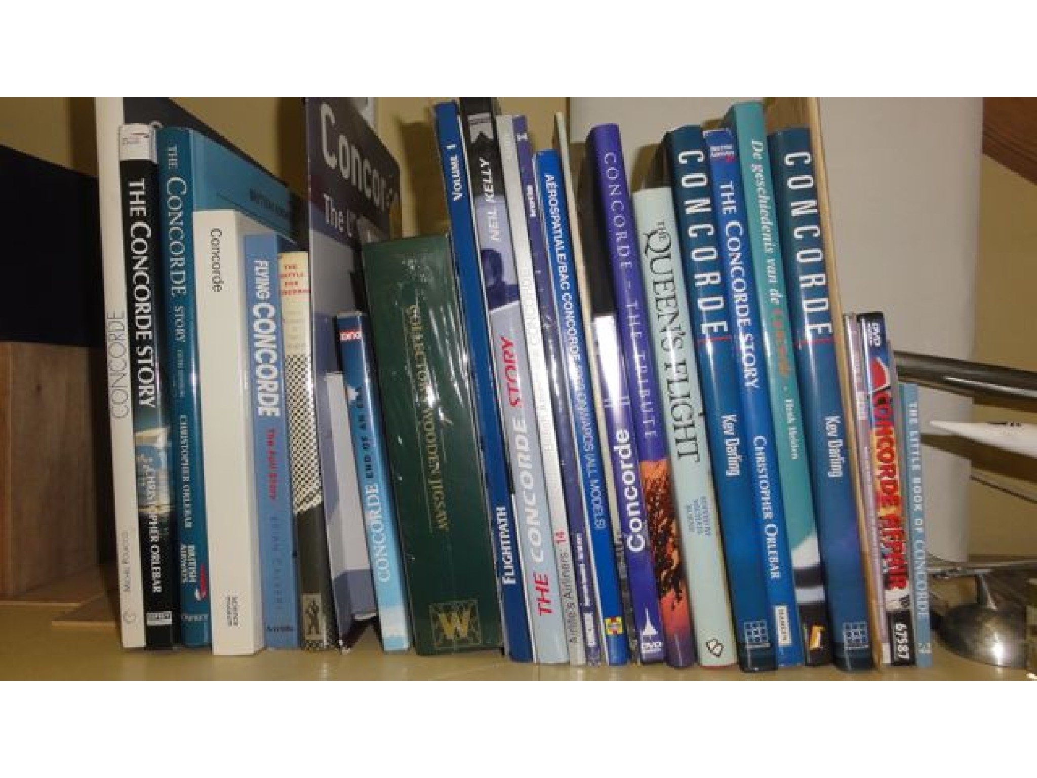 Appraisal: A collection of books relating to Concorde volumes approximately together