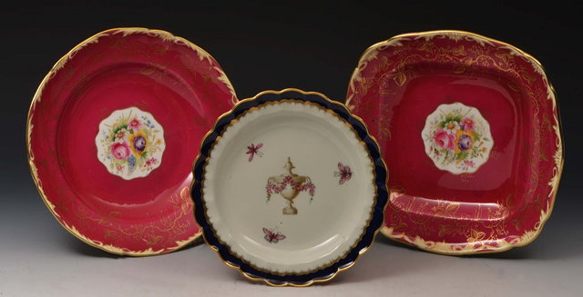 Appraisal: A ROYAL WORCESTER PORCELAIN SMALL DISH painted with an urn