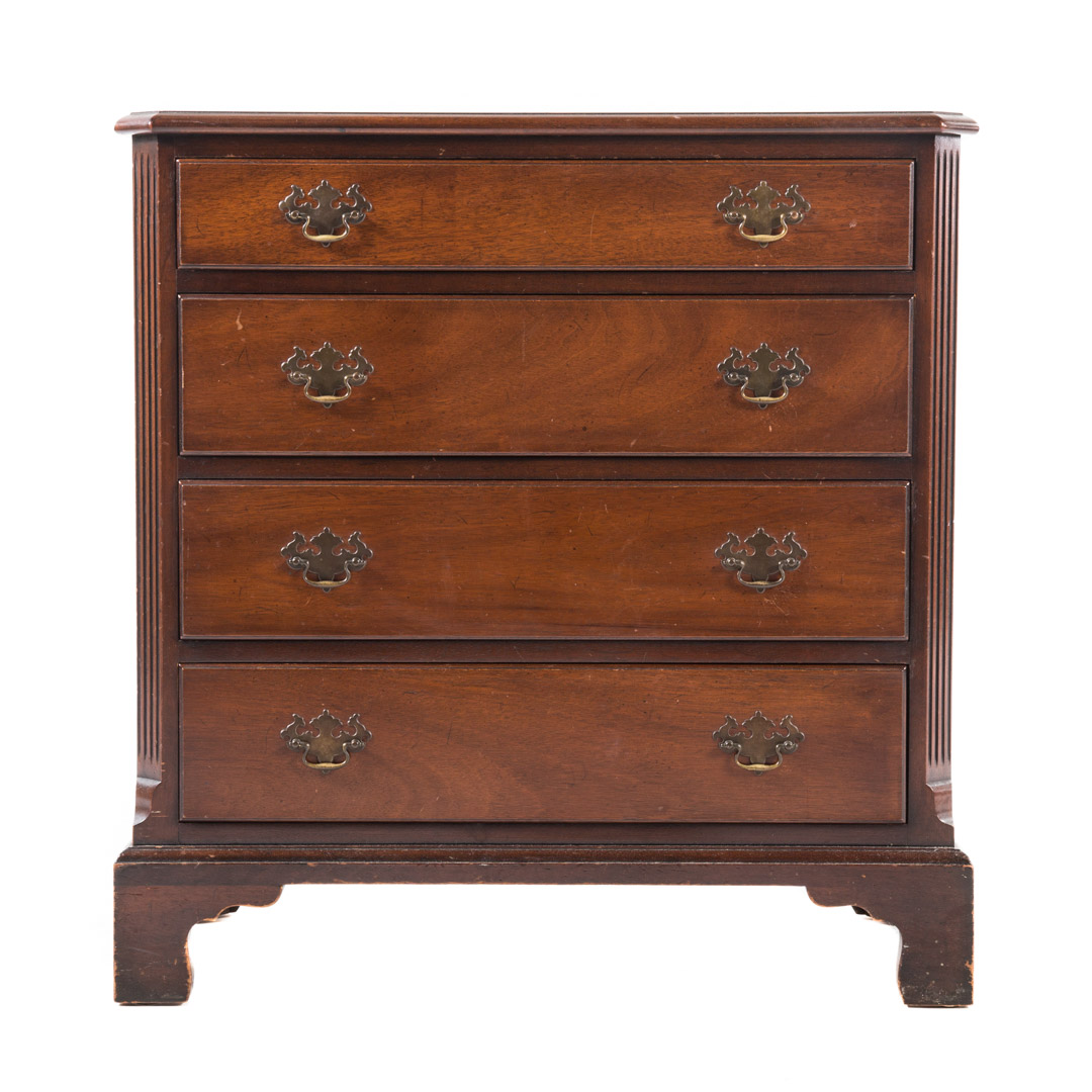 Appraisal: Kittinger George III style mahogany bachelor chest th century molded