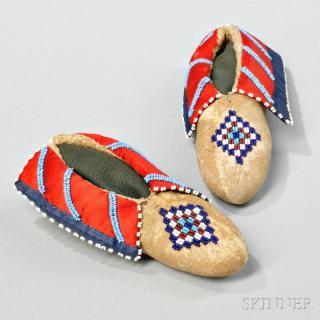 Appraisal: Pair of Beaded Cloth and Hide Kickapoo Child's Moccasins with