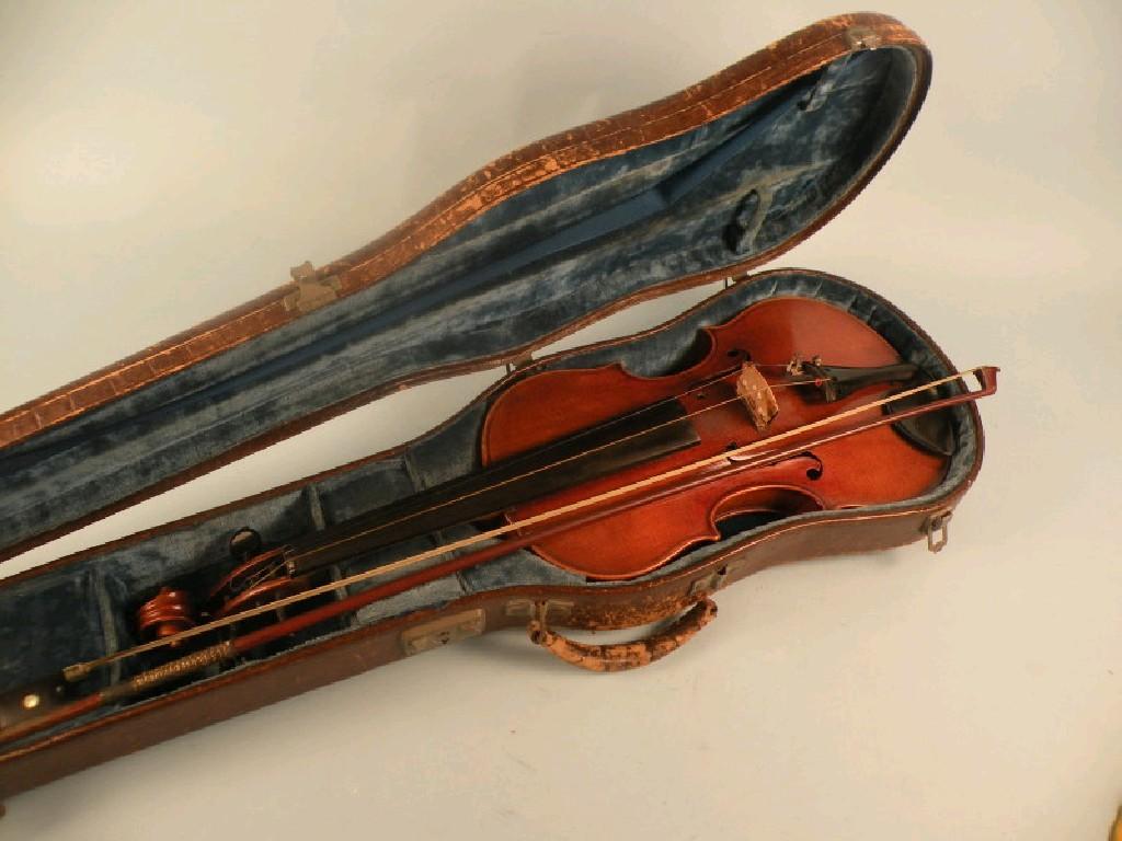 Appraisal: A violin bearing a label for Fiorini Taurini with a