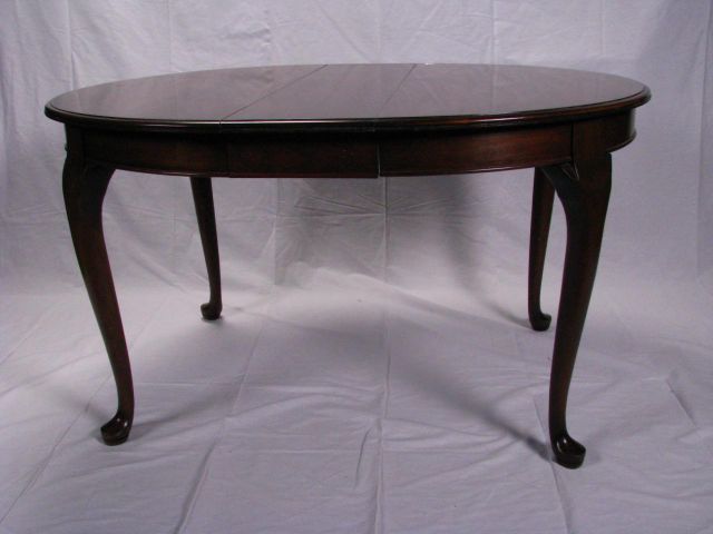 Appraisal: Cherry Pennsylvania House Queen Anne dining table inches round plus