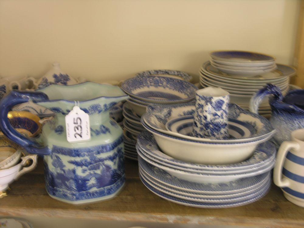 Appraisal: A large quantity of china dinner and teaware