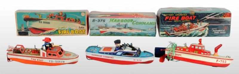 Appraisal: Lot of Tin Boat Toys Description Japanese Working All are