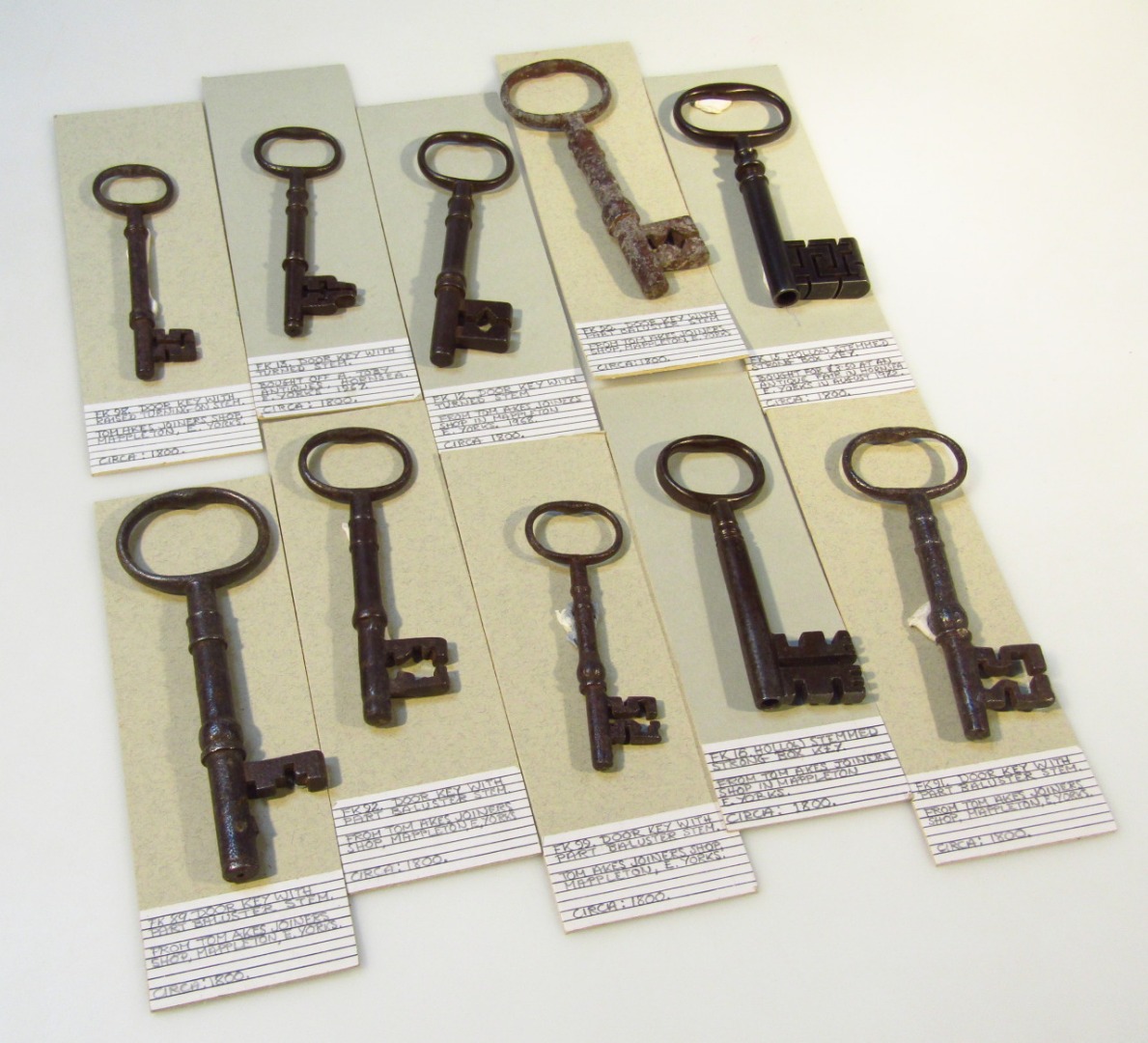 Appraisal: Various keys to include hollow stemmed strong box key cm