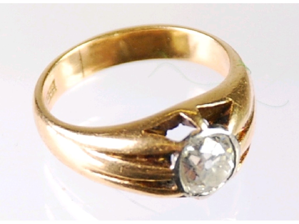 Appraisal: GENTS ct GOLD RING SET WITH A SOLITAIRE DIAMOND approx