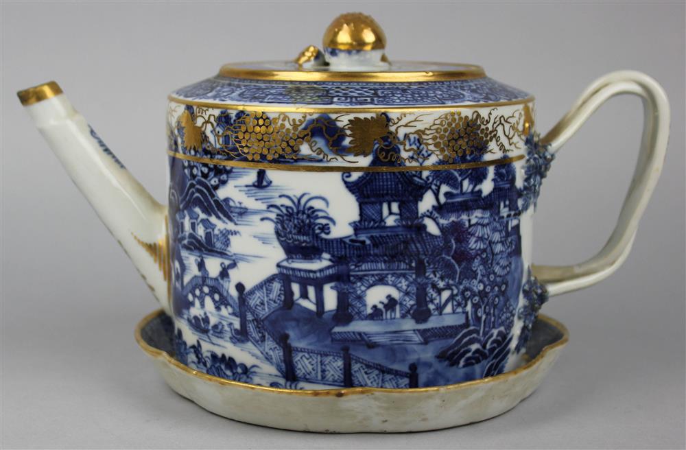 Appraisal: CHINESE EXPORT BLUE FITZHUGH TYPE TEAPOT COVER AND STAND the