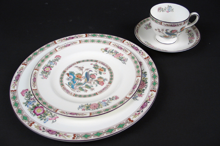 Appraisal: A PIECE WEDGWOOD PORCELAIN DINNER SET in the Kutani Crane