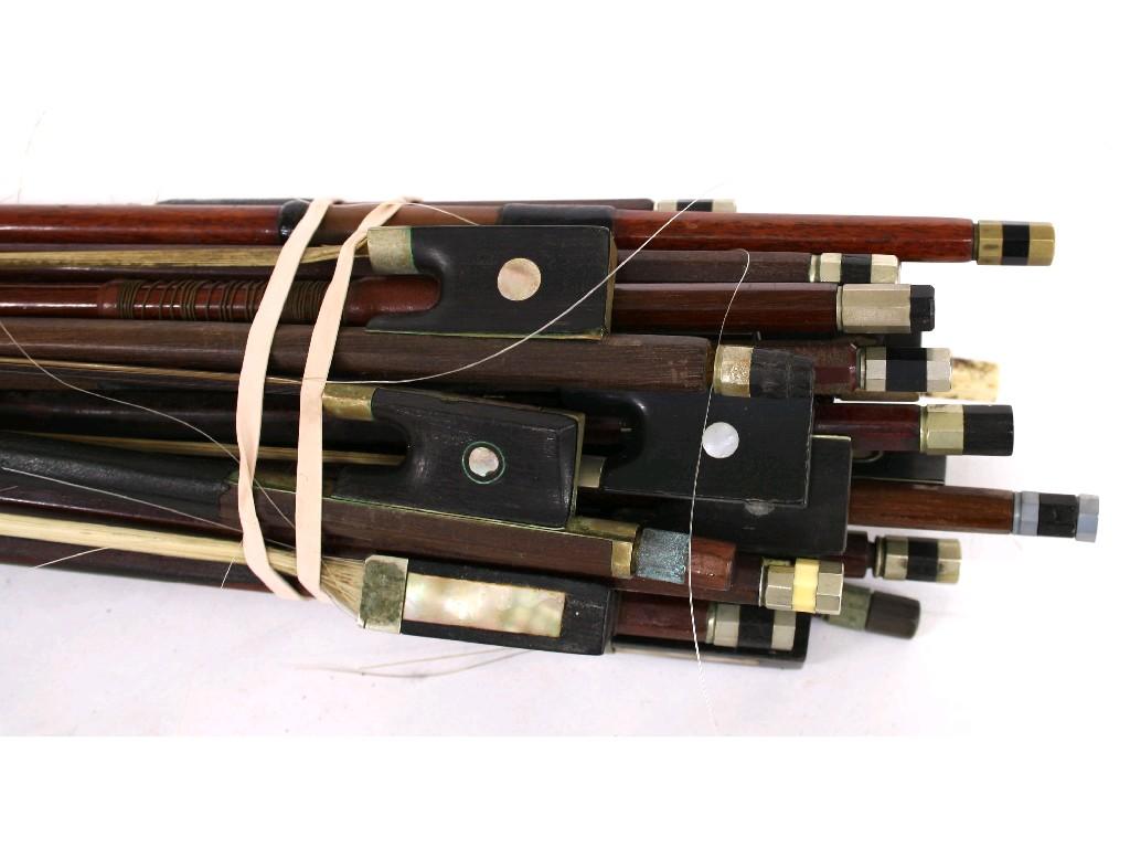 Appraisal: Bundle of violin bows