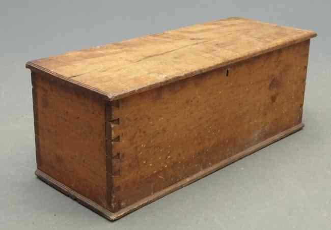 Appraisal: th c dovetailed blanket box with bottom molding surround ''