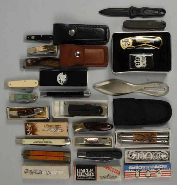 Appraisal: Lot of Folder Knives Description All are modern productions both