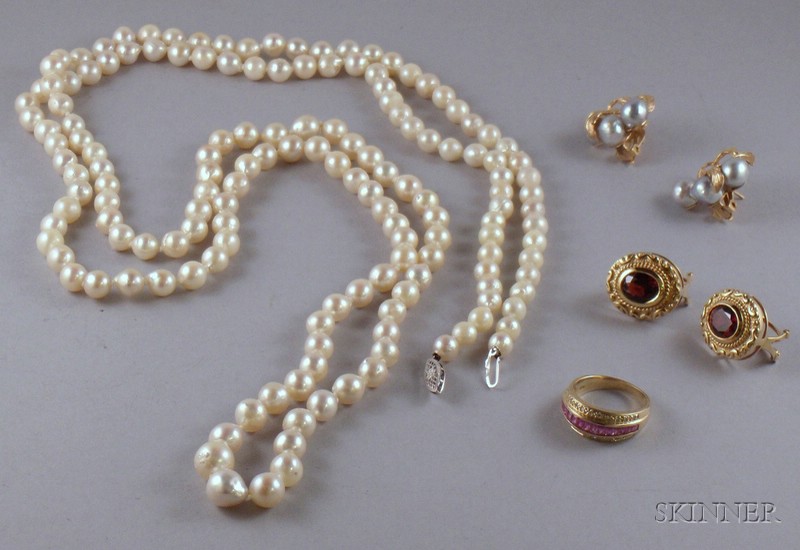 Appraisal: Small Group of Assorted Estate Jewelry including a -inch pearl