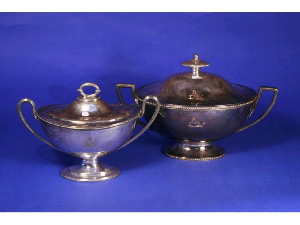 Appraisal: AN OLD SHEFFIELD PLATE SOUP TUREEN AND COVER of oval