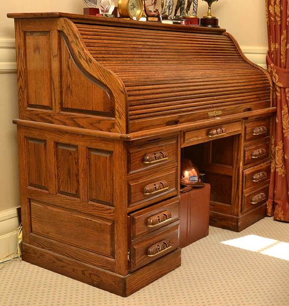 Appraisal: HORIZONS FURNITURE OAK CUTLASS STYLE ROLLTOP DESK X X CM