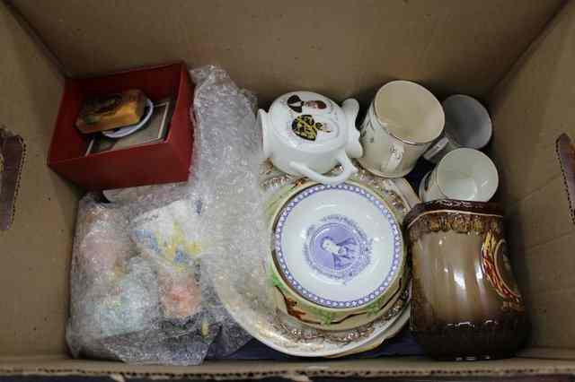 Appraisal: A QUANTITY OF EARLY TH CENTURY COMMEMORATIVE CHINA and magazines