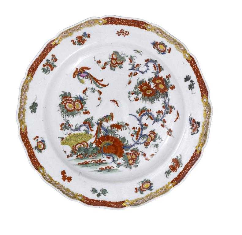 Appraisal: A WORCESTER DINNER PLATE brilliantly enamelled in Kakiemon style with