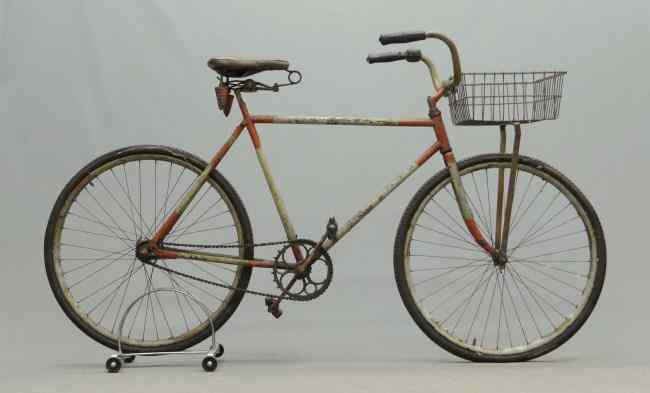 Appraisal: C G E Nash ''Walnut'' Lockport NY pneumatic bicycle With