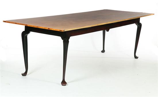 Appraisal: QUEEN ANNE-STYLE DINING TABLE David T Smith Morrow Ohio late