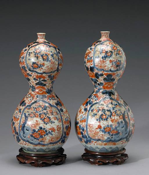 Appraisal: A pair of Imari porcelain double gourd vases Meiji Period