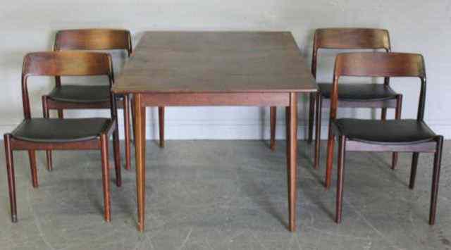 Appraisal: Midcentury Rosewood Dining Table with Chairs From a Manhasset NY